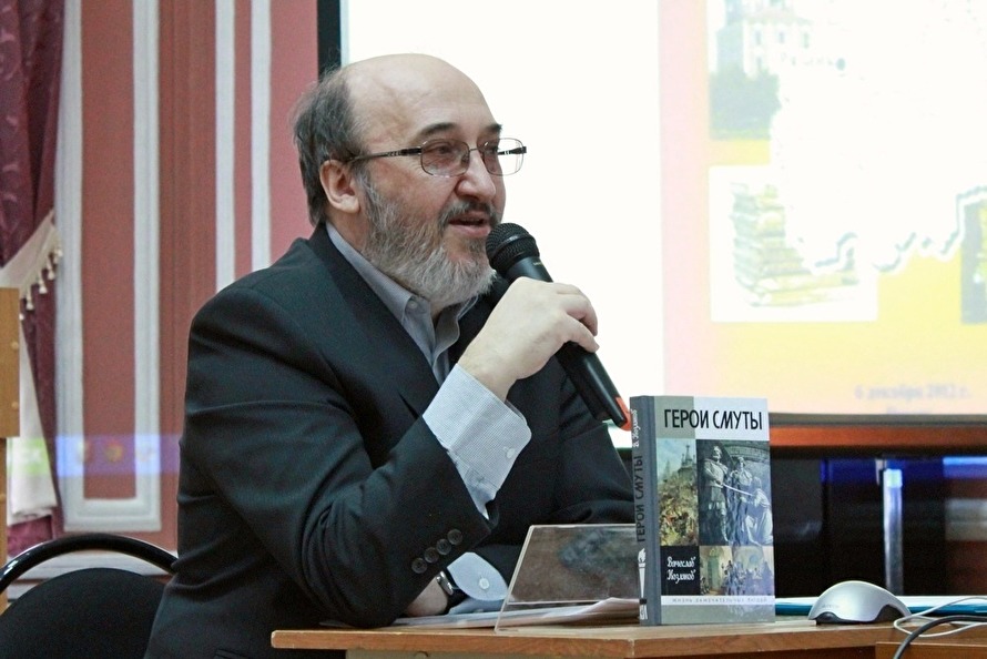 Один из заявителей, оспаривающих правомочной ученой степени Владимира Мединского, доктор исторических наук Вячеслав Козляков, Один из заявителей, оспаривающих правомочной ученой степени Владимира Мединского, доктор исторических наук Вячеслав Козляков,