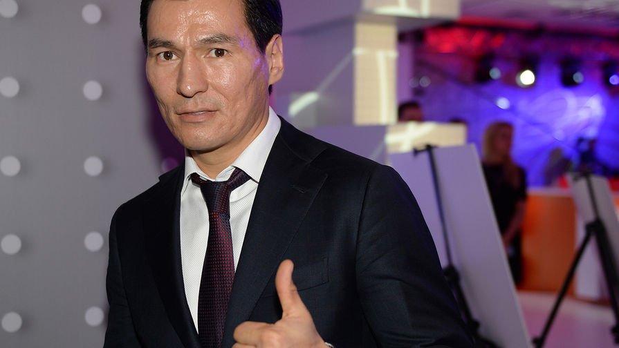 Российский кикбоксер, многократный чемпион мира среди профессионалов, общественно-политический... Российский кикбоксер, многократный чемпион мира среди профессионалов, общественно-политический...